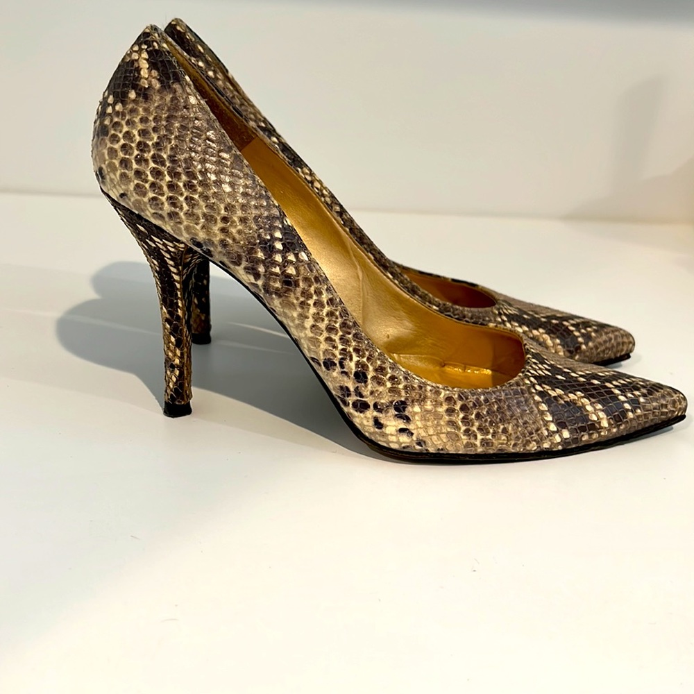 Stuart Weitzman Brown/ Beige Python Pointed Toes … - image 2